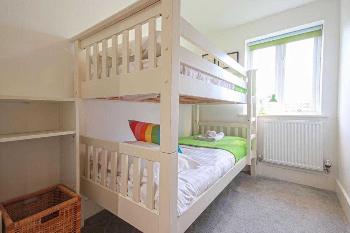Howells Mere 88, Tranquility P Somerford Keynes Экстерьер фото